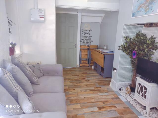 Cosy Wellbeing Stays On Cornish Coast Falmouth Exterior photo